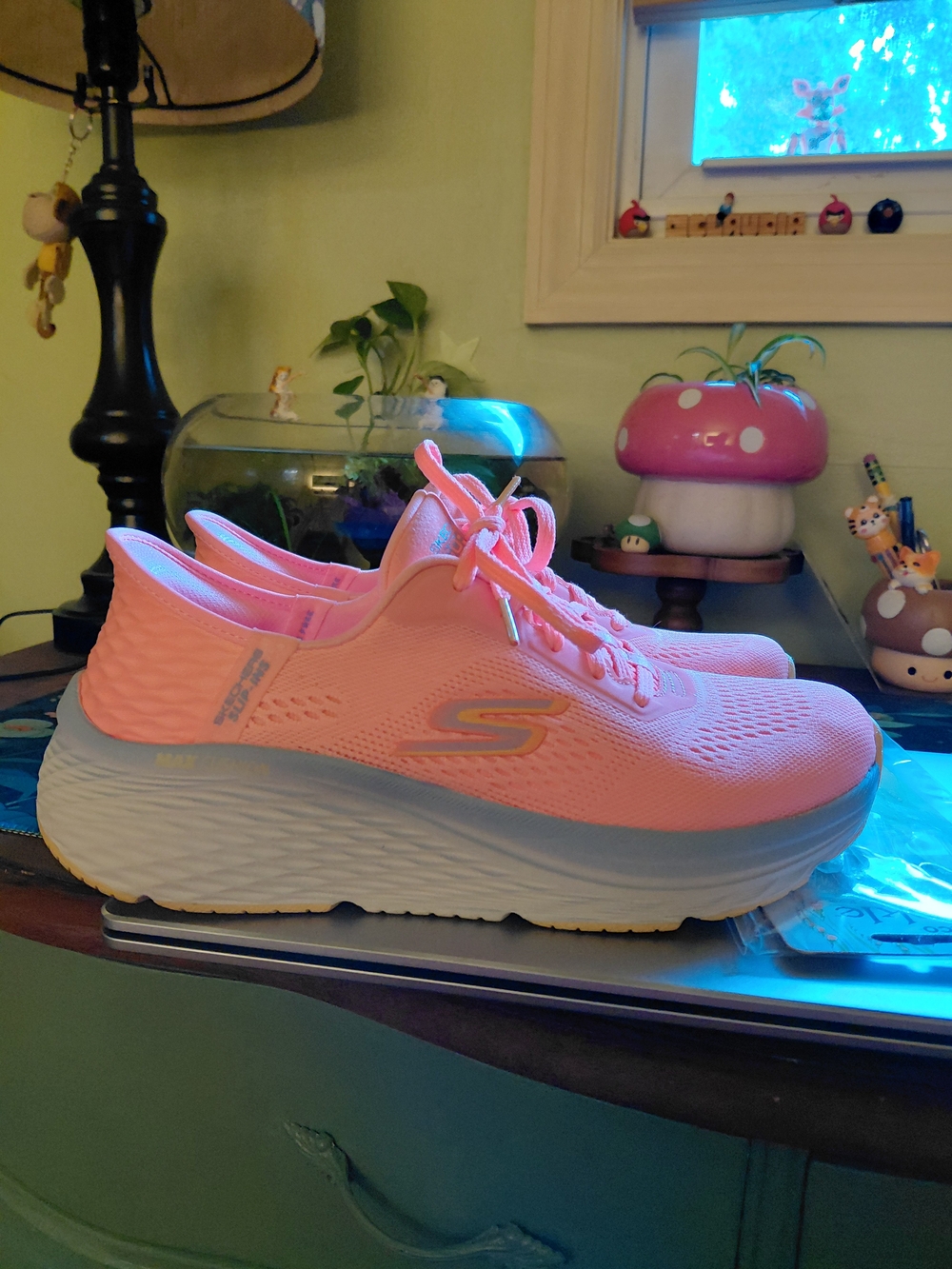 Sketchers Slip In - Picture 12 of 13
